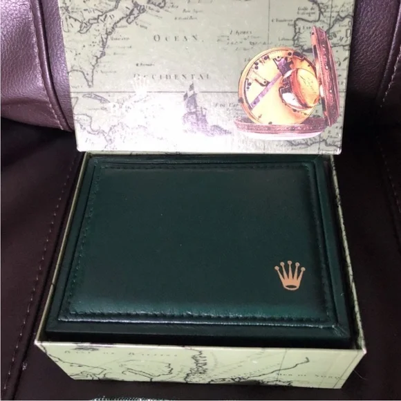 Luxury Two-Tone Watch for Women - Picture 5 of 8